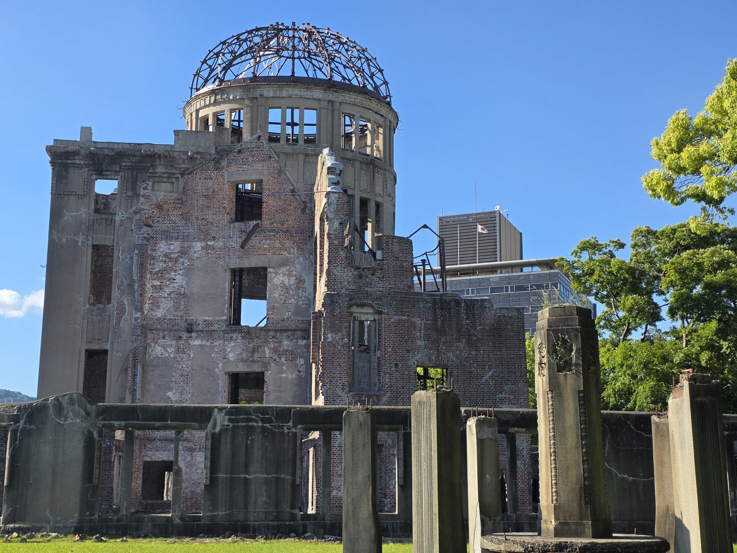広島・原爆ドームの来館記念のお土産物。【三井さん作　プラスチック製】。 原爆ドーム（旧広島県産業奨励館） | スポット | 広島ピースツーリズム